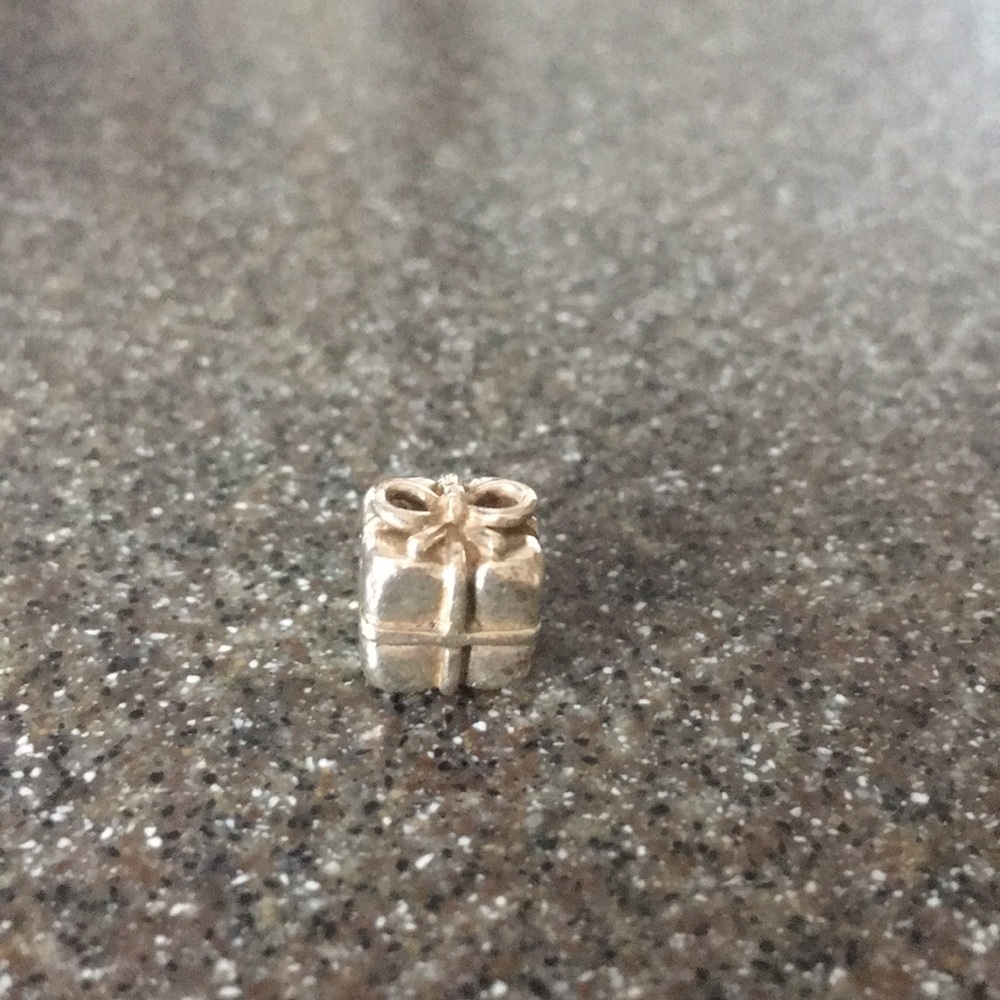 Gift pandora charm